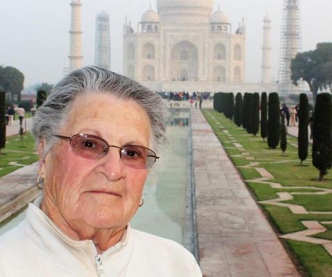 Travel Ambassador Marilyn Foster in front of the Taj Mahal